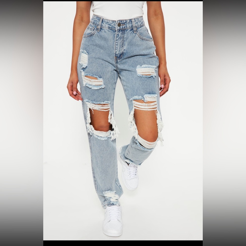 Light blue wash fashion nova boyfriend jeans. Size 15. New with Tag!